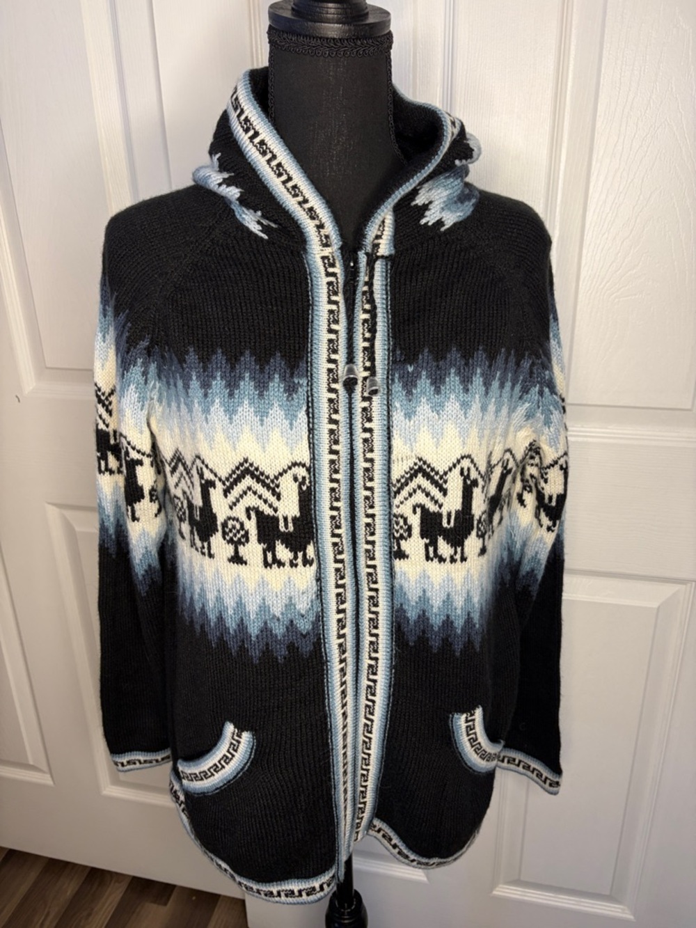 Women’s Hooded Alpaca Sweater size large